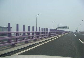 汕头桥梁护栏市场迎来全自动喷涂新时代 效率与质量的双重飞跃